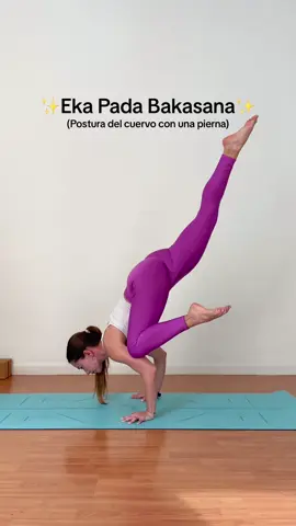¿La has intentado? 🥵 . . #ekapadabakasana #posturadelcuervo #crowpose #rocketyoga #ashtangayoga #yogabarcelona #asanalover #strongyogi #poweryoga #albafityoga #yogatips #tutorialyoga 