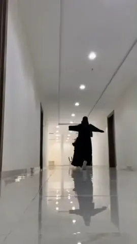 حضن الصديقه أشبه بتنهيدة سعيده بعد أيام عجاف 🫂