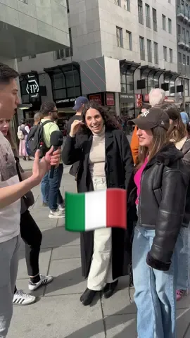 Language us the key to the heart ❤️✨ Being sweet also helps for Italians 🇮🇹😉 #italy #italians #italian #japan #japanese #stephanplatz #wien 