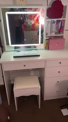 Before and after Evelyn’s new vanity 🥰 Major upgrade She’s so happy she deserves it😁😁 We bought her that desk when she was around 8yrs old😱😱 #makeup #teenagersbelike #teenlife #daughtersoftiktok #firstborn #firstborndaughter #vanitymirror #vanityledmirror #firstbornchild #ledmirrorlight #ledmirrormakeup #ledmirrorlights 