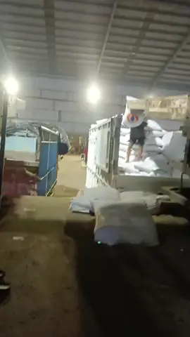 Alhamdulillah langsung muat pakan balap otw Banjarnegara  #cctv_truck_indonesia #sufadenifa #peniproject #fypシ #peniproject #fypage #fypシ 