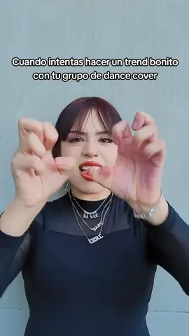 Llega a pasar que de repente nos ponemos medio asi va  #coverdance #dancecover #dance #kpopcover #humor #parati #fyp 