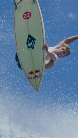 Head over to @Stab Magazine and dive into the last episode from #StabintheDark, as Kolohe combs his way through this year’s quiver in search of that perfect blade. Live on their site 💪🔥 #KoloheAndino #Stab #FreeSurfing 