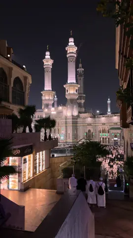 Most Beautiful Gate Of Masjid Al Haram ❤️🥀 #cinematic #aesthetic #foryou #madina #makkah #foryoupage 