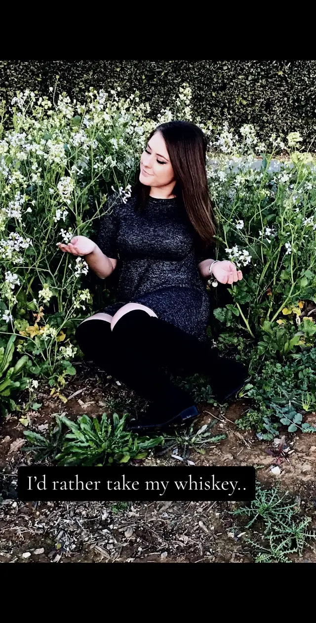 I am so obsessed with this song AND this trend (ive been watching all of them!!), so i figured id join 🥃🖤