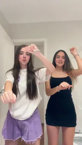 👯‍♀️ #fy #foryoupage #viral @lazzarin 