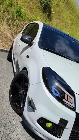 Un #Renault Personalizado 😳 . .  #Car #Tuning #renault #Sandero #Tuning #modified #moswanted 