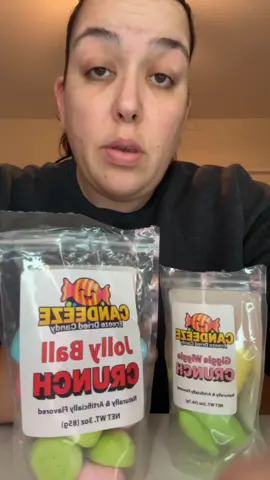 Candeeze Gummy Shark Crunch Review #Unboxing #foodreview #trending #candeeze #gummysharks #freezedriedcandy #lasvegasfoodies 