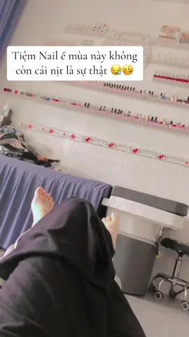 Làm Nail mùa này,đúng còn cái nịt 🥴🥴😪#HoàngNail #trendnails #nailsdesign #nailart #đúng 