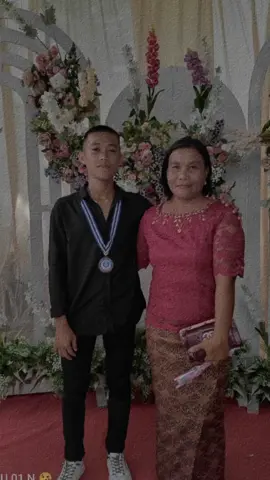 MY MOM😘😘