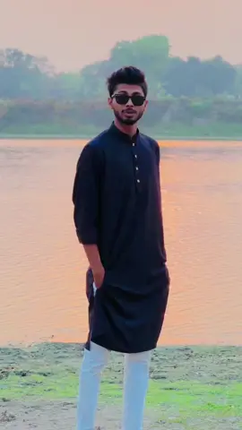 মিথ্যে হাসি নিয়ে বেচে থাকা হতভাগা গুলা কই?#thisislocalhero #kabirfaisal443 #ajairapublic @TikTok @×͜×.কুরমান চা.★࿐ #CapCut 