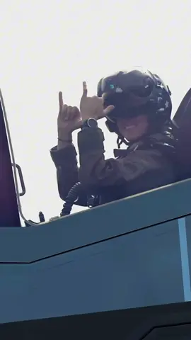 Most Beautiful Girl Female Lady Pilot  #pilot #usairforce #airforce #femalepilot #aviation #usa #usanavy 