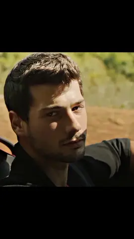 صحيح انه كان سايكو و مجرم خبيث بس حبه لإيجيم كان حقيقي 🥺 #الفناء #Avlu #alpecem #الب_ايجيم ##denizcanaktaş #حب_بلا_حدود #مسلسلات_تركيه #مسلسلات #hudutsuzsevda 