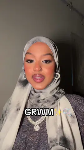 GET UNREADY WITH ME AND DO MY NIGHT SKINCARAE ROUTINE🫧🤍✨🩵 all products used @saxarla skincare #fyp #viral #skincare #saxralaskincare #viralvideo #somali #kenya #koreanskincare #korean 