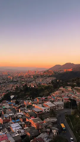 Todo lo bueno tarda. 🙏🏼❤️ . . . . . #colombia #foryou #cundinamarca #edit #bogotacity #colors #bogota #bogota🇨🇴 #colombiano #iphone15promax #colombia🇨🇴 #atardeceres #sunset #alcolirikoz #parati #colombianos #capital #bogotatravel #bogotacolombia🇨🇴viral #viraltiktok #you #sol 