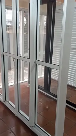 Porta de correr 4 folhas 2 fixas linha caribe. www.soaluminiosp.com.br