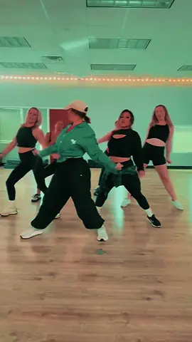 We’re a little late but we HAD to bust out the @Turn Up Dance Fitness limbo challenge! Thankyou GD girlies for making this happen after an intense class 🙏🏻😅
‌ Choreo: @Tanci  Song: Limbo @Jason Derulo 
‌
‌ #turnupsquad #turnupdancefitness #limbochallenge