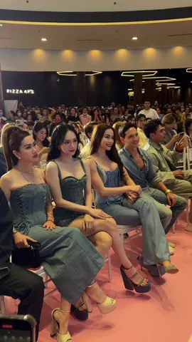 Đồng chí Hờ-Giang, lên đồooooooo 💃🏻 #tiktokgiairtri #xuhuong #huonggiang #hoahauhuonggiang #event 