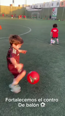 4 ejercicios para fortalecer el entrenamiento de futbol en niños de 3-4 años  #futbol #sportskids #babyfut #soccertiktok #sportstiktok #soccerkids #trainingsoccer #ejerciciosfutbol 