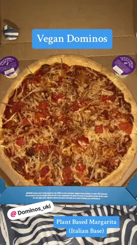 Vegan @Dominos_uki 🌱 Plant based margarita (italian base) with vegan garlic dips #vegan #vegandominos #dominospizza #dominos #veganpizza #pizza #vegancheese #foryoupage #fupシ #fup #dominosplantbased #vegantakeaway 