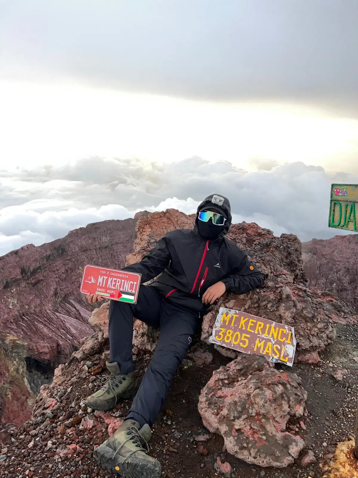Kerinci vibes #kerinci #gunungkerinci #sevensummits #pendakigunung #pendakiindonesia #kerinci_jambi_indonesia #wonderfulplaces 