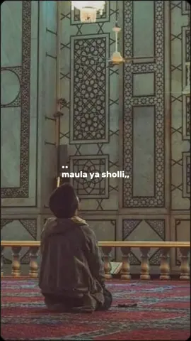 The boy is praying while crying ;) #maulayasholliwasallimdaimanabada💕💕💕 