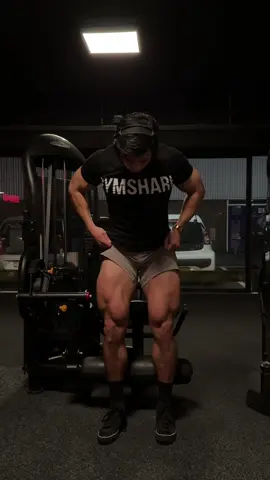 Train legs with me >>> #legday #GymTok #motivation #fypシ #quads 