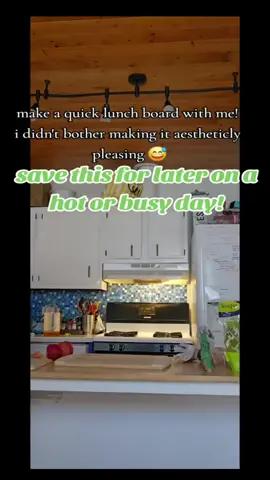 well, forgot a sound last time.. so this will be a test to see what generates more traffic 😅  #meal #try #noprep #easymeal #easy #charcuterie #snackboard #snack #lunchboard #Summer #kids #lunch 