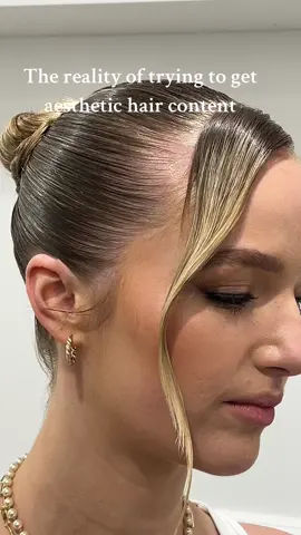 At least her hair looks immaculate 🤷🏽‍♀️ #hairfail #aestheticvideo #hairtok #hair2k🌸 #sleekbackbun #irishhairstylist #upstyle #awinisawin 