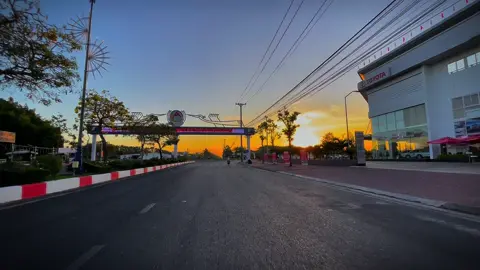 Bình minh cũg chill lắm nè mn🤭✌️🥰#xuhuongtiktok #chill #bìnhminh #đườngvenha #idolface #fyp #mientay #69camau ✌️🥰❤️❤️❤️