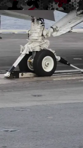 Heavy Duty Landing Gear on F-35C for Catapult Launch and Aircraft Carrier Landings #shorts #military 