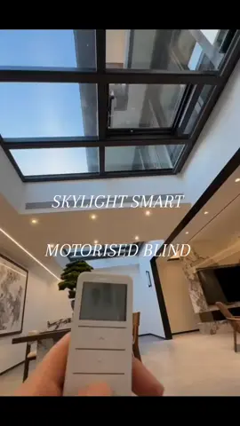 Bumbung ada glass ?? No problem , Kami settle bagi anda 😍 Cantik Sekali 😊 #viral #smartblind #glassblind #smartcurtain #motorisedcurtain #holmescurtain #holmesdecor #penangcurtains 
