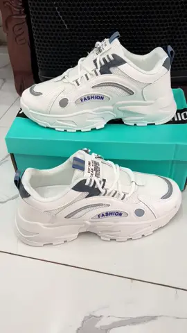 Trắng trẻ trung,tăng chiều cao 5cm cho các a mình diện #giaythethaonam #giaynam #giàythểthao #phangiay 