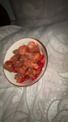 Remake of my viral chocolate covered strawberries video ❤️ #fy #fyp #pr4yforgabs #chocolatecoveredstrawberries #strawberries 
