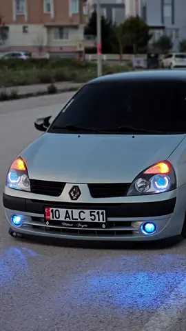 PATLATTIM.COM 🩶 #kesfet #akım #fypシ゚viral #fypage #modi #modifiye #renault #clio2hb #balıkesir #10 #10alc511 #air #müzik #öneçıkart #tuning #trending #trendingreels #araba #car #tek #zirvedeyiz 