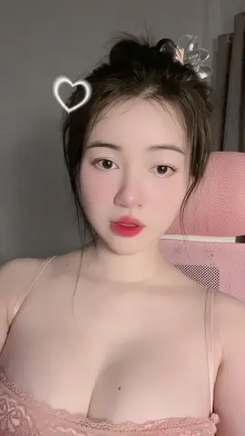 Thà lặng im rồi giữ lấy niềm đau , còn hơn nói với nhau ko lau đc giọt nước mắt 🌚#xh #thịnhhành #nhachaymoingay 