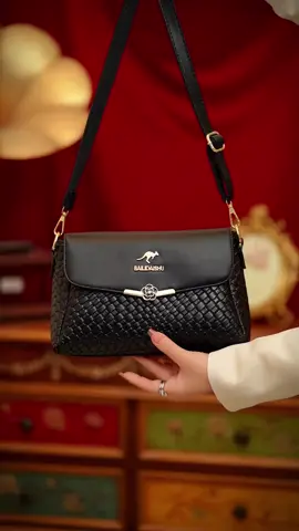 ✅ Phong cách Thanh Lịch - Quý Phái. Chiếc túi không thể thiếu của những người phụ nữ tinh tế #Tui Xach Dep Hot #tuixach #tuida #tuidathat #hadafashion