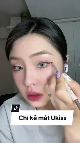 Kẻ mắt đơn zản ý mà :)) #makeup #goclamdep #reviewlamdep #ukiss 