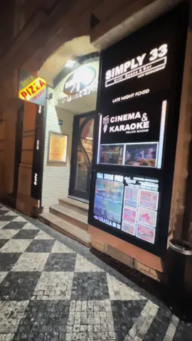 #simply33karaokebattle  #praguecity  🎤🎶🫗🧊