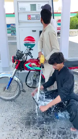 Petrol⛽️ Ki hoi Ajeeb Chori😲 #teamMTS #foryou #shahzadayoub4 #comdey #funnyshurtfilm #funny #foryoupage #viraltiktok #tiktokshurt #tktok_india #Tranding #funnyshurtmovies #funnyvideos😂 #fun 