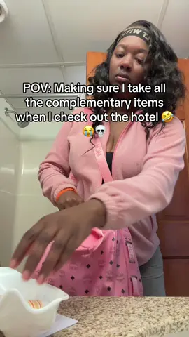 Hotel was already high 🤣😭 #fypp #xybca #viral #hotelhacks 