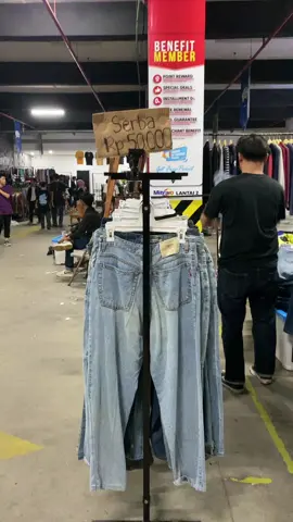 Jeans full 50k #fyp #fypシ゚viral #fypシ #fypシ #urfthriftshop #urfstuff #thriftinglampung #thriftshoplampung #rekomendasithrift #JelajahRamadan #thrift #sekalikalifyp #lampungsale #lampungtiktok❤ #lampungthriftfest 