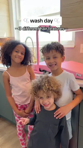 wash day with 3 different hair textures/curl types ➿🫧 #washday #washdayroutine #curlyhairroutine #shrinkageisreal 
