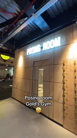 La Posing Room della Gold’s Gym. 😍 Vi piace? #gym #GymTok #gymmotivation #muscle #bodybuilding #gymtokitalia #gymlover #fit #Fitness #fitnessmotivation #FitTok #goldsgym #posing 