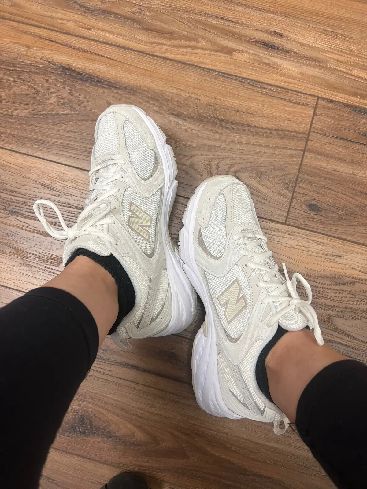The @New Balance 530 are my go to comfy shoes 🫶🏻 #fyp #fortheladies #newbalance #newbalance530 #neutralshoes #neutralaesthetic #shoecheck #sneakers #sneakerheads #zapatos #mustbuy #shoestobuy 