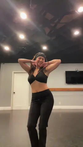 someone came in mid turn🤨#turning #dance 