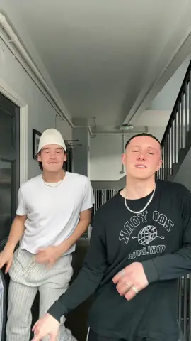 Found a friend to dance with ;) #fypシ #fyp #Beyoncé 💃🏼: @Kieran Curtin 