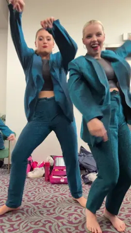 Hype for senior line#fyp #friends #dance #celebration @Abbi 