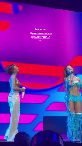 ¡videito de nicki junto a emi, del día de ayer!💗🧚‍♀️ #nickinicole #emiliamernes #ꕔLMꕔ #team_naikista @naiki @EMILIA 