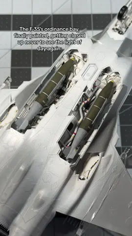 Such is its fate. #scalemodel #modelkit #modeltok #warthunder #scalemodeling #modelmaking #scalemodels #modelplane #militarymodels #f35 #jet #aviation 